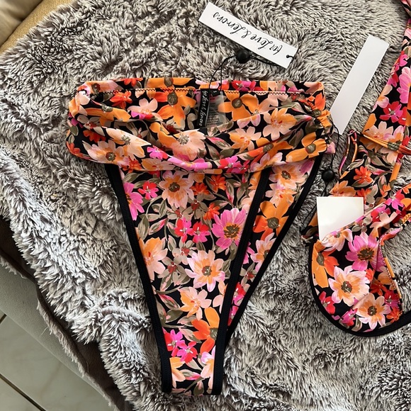 FOR LOVE & LEMONS Vienna Floral Underwire Swim top & bottom small - Picture 6 of 9